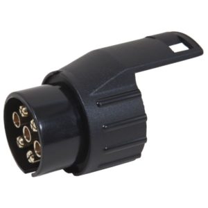 M+ 7/13 12 V adapteri – muuntaa auton 7-napaisen pistorasian 13-napaiseksi perävaunun pistokkeelle. EAN 6417196774020.