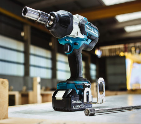 Makita Iskevä mutterinväännin DTW1002Z 18V akkuversio