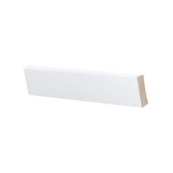 Valkoinen maalattu mäntyinen jalkalista 12x42 mm listavalkoinen
