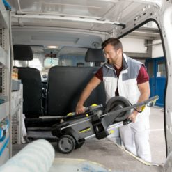 Kompakti ja tehokas ammattikäyttöön suunniteltu painepesuri. Kärcher HD 5/15 CX tarjoaa erinomaisen suorituskyvyn, helpon liikuteltavuuden ja monipuoliset käyttömahdollisuudet.