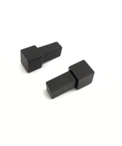 Mattamusta neliö-kulmapala 10 mm laattalistoille – siisti ja kestävä viimeistely laatoituksen ulkokulmiin. Pakkauksessa 2 kpl. Tuotekoodi EDP102.17.