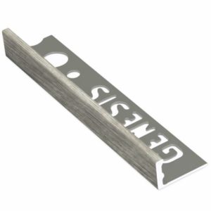 Listatalo laattalista pääte 12 mm – alumiini, gunmetal‑sävy. Siisti ja kestävä viimeistely laatoituksen reunoihin, pituus 2,5 m. Tuotekoodi ESA120.77.