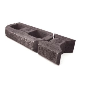 Lakka lohkomuurikivi musta – lohkopinta ja sileä puoli, molemmat julkisivukelpoisia. Soveltuu muureihin ja seinämiin. Koko 560x200x100 mm.