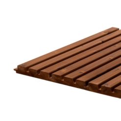 Luna Triple 32x140 lämpökäsitelty kuusipaneeli julkisivuihin ja sisätiloihin, rimaefektillä ja korkealla laadulla.