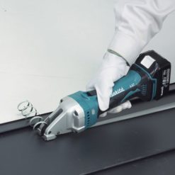 Makita Akkulevyleikkuri DJS161Z 18v - Leikkuri metallilevyjen leikkaamiseen suurella leikkuukapasiteetilla ja 250 mm kääntösäteellä
