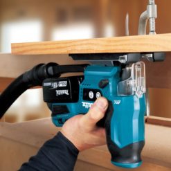 Makita DJV185Z on hiiliharjaton 18V pistosaha, joka tarjoaa tarkan ja tehokkaan sahauksen. 800–3 000 min⁻¹ iskuluku, 23 mm iskun pituus ja 3-asentoinen heiluritoiminto takaavat erinomaisen suorituskyvyn eri materiaaleissa.