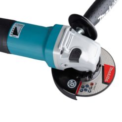 Makita GA5040CF01 kulmahiomakone – tehokas 1400 W moottori, säädettävä kierrosluku ja SJS2-tärinänvaimennus. Ergonominen ja turvallinen valinta ammattikäyttöön.