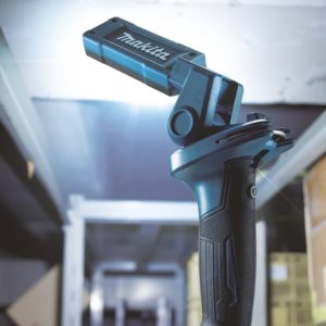 Makita LED-valaisin DML816X LXT 14,4V/18V – tehokas työvalaisin kääntyvällä päällä