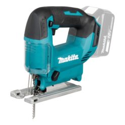 Makita LXT Basic konesarjaan kuuluva peruspistosaha vaativalle harrastajalle. Portaaton nopeudensäätö helpottaa sahausta ja kapasiteettia puulle on jopa 65 mm. Erinomainen valinta kun mökillä tai kotona rakennat terassia, asennat laminaattia tai paneloit. Tehot riittävät mainiosti peruspuutavaran sekä metallin sahaukseen.