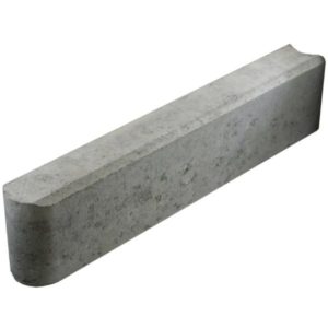 Musta nurmikon reunakivi 600 x 80 x 135 mm – viimeistelee pihakiveyksen, tukee ladontaa ja pitää nurmikon rajat siisteinä. Paino 16 kg/kpl.