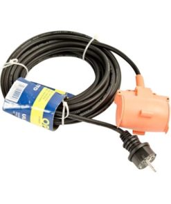 Opal 2-osainen ulkojatkojohto (20 m) on IP44-suojattu ja varustettu kahdella sulkuläpällisellä pistorasialla. Kestävä ja turvallinen valinta ulkokäyttöön.