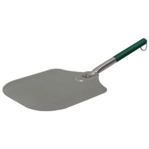 Big Green Egg -alumiinipizzalapio on täydellinen apuväline pizzan siirtämiseen grilliin ja sieltä pois. Kevyt ja kestävä alumiinilapio tekee pizzan käsittelystä helppoa ja turvallista.