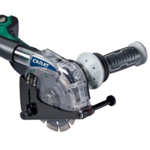 Carat-pölynpoistosarja Ø 125 mm kulmahiomakoneeseen – tehokas ja helposti asennettava suojakuori pölyttömään leikkaamiseen.