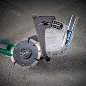 Carat-pölynpoistosarja Ø 125 mm kulmahiomakoneeseen – tehokas ja helposti asennettava suojakuori pölyttömään leikkaamiseen.