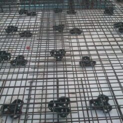 Optimaalinen betonin levittäytyminen korokkeen ympärille
