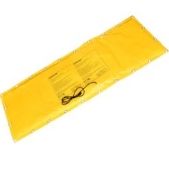 Routamatto 1 × 3 m, 1050 W, 230 V – PVC-pintainen, purjerenkailla varustettu lämmitysmatto, jossa 3 m liitosjohto maadoitetulla pistokkeella. Nopeasti käyttövalmis sulanapitoratkaisu talveen.