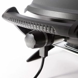 Weber Q 1400 sähkögrilli jalustalla – kompakti ja tehokas sähkögrilli parvekkeelle